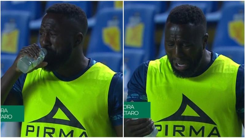 Jozy Altidore drinking Electrolit