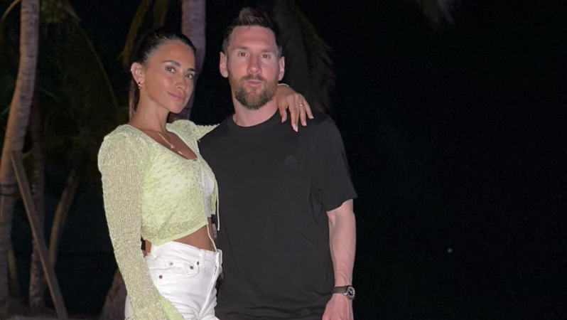 Argentina fans Messi