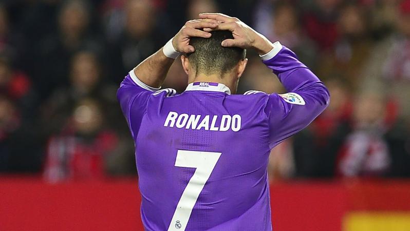 Real Madrid lose to Sevilla, 2-1