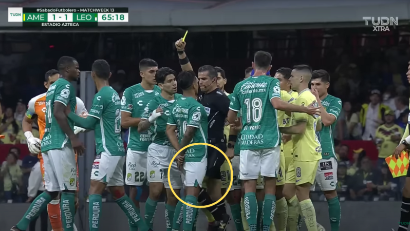 Ref knees Liga MX player