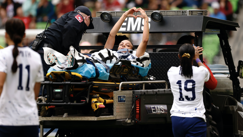 Mal Swanson knee injury