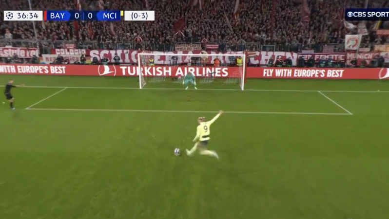 Erling Haaland penalty miss vs. Bayern