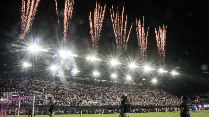 Inter Miami fans leave in droves after Messi subs off