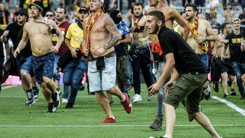 Lens Fans Storm Pitch