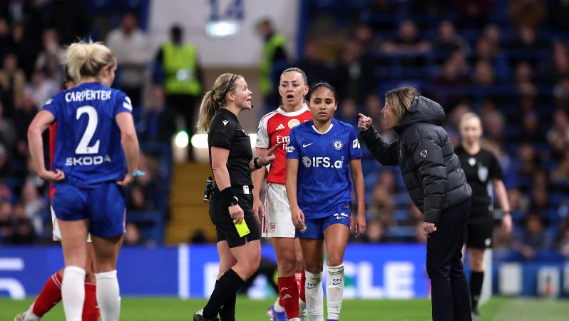 Alyssa Thompson hair pull