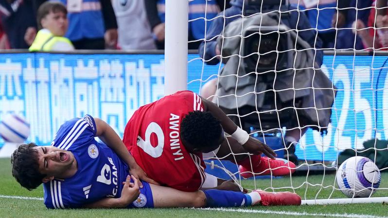 Awoniyi hits post vs Leicester