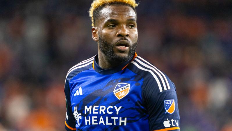 Cincinnati player punched by boxer