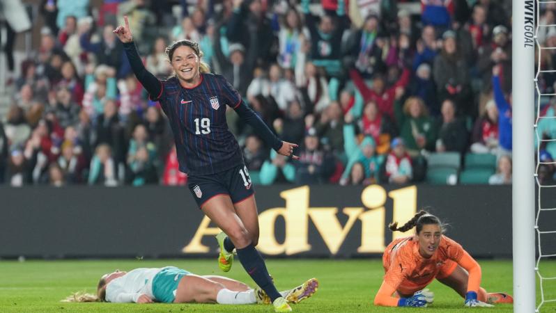 Emma Sears hat trick