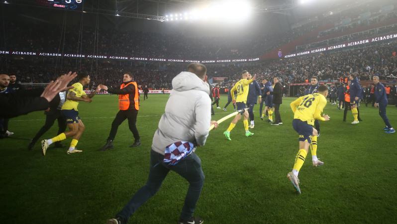 Fenerbahce fight against fans