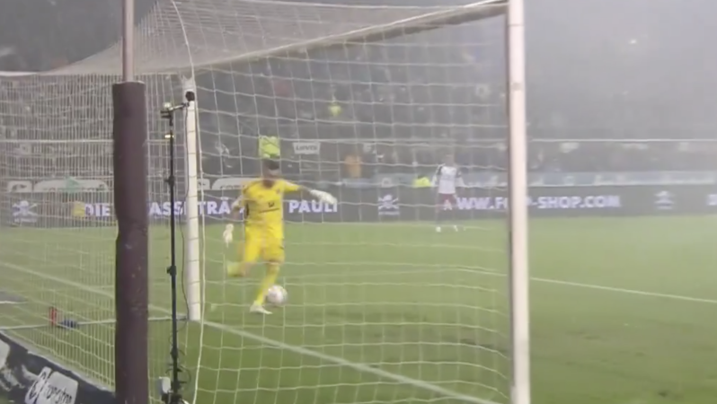 Hamburg goalkeeper own goal