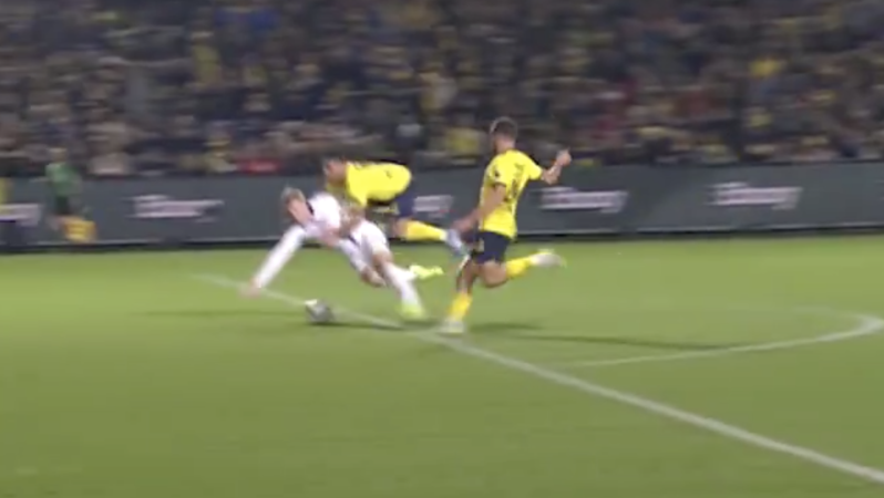 Kevin Mac Allister tackle