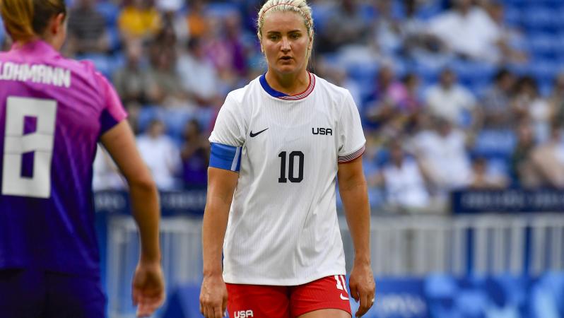 Fans react to Lindsey Horan vs. Germany