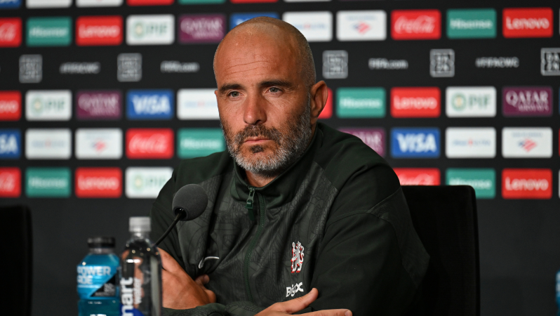 Reporter corrects Enzo Maresca