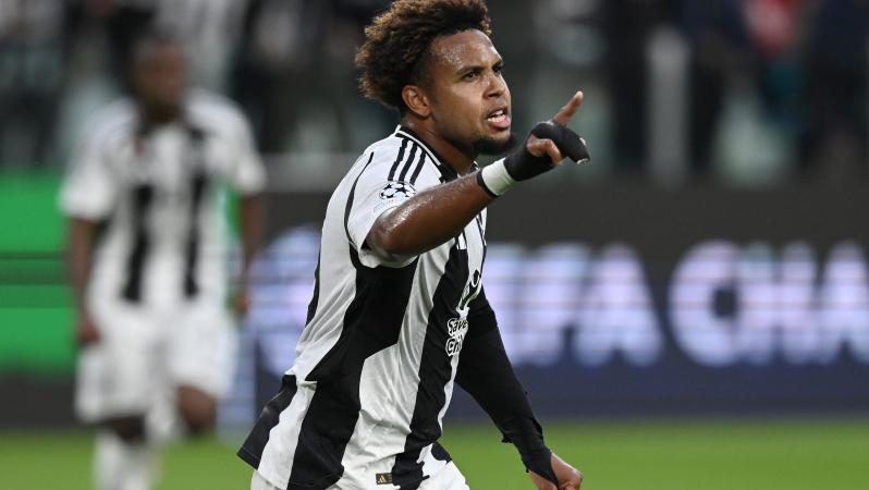 Weston McKennie Leeds fans drama