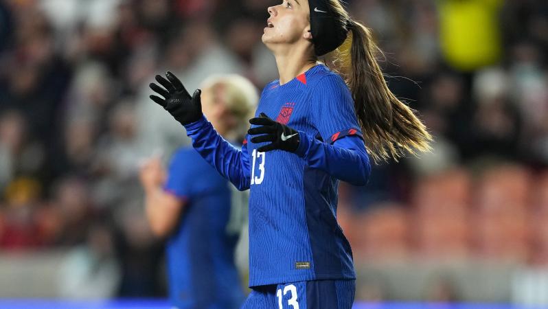 Alex Morgan vs Colombia