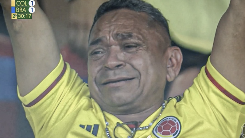 Luis Diaz father celebrates goals