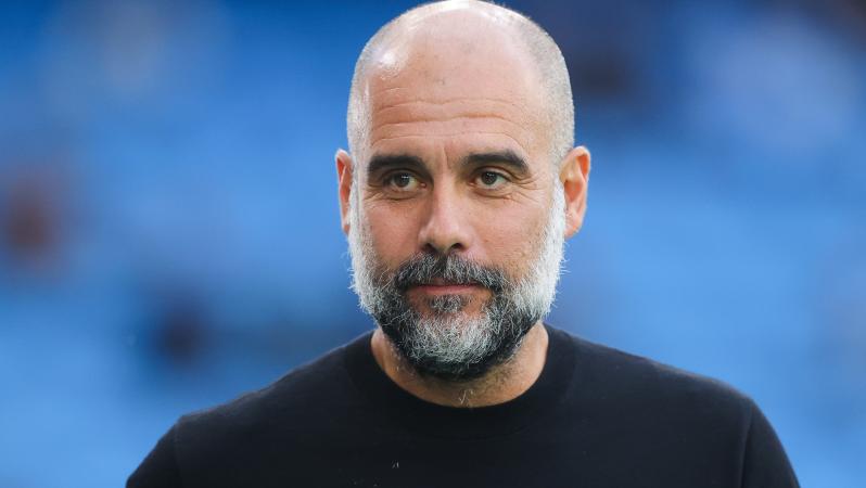 Pep Guardiola laughs at Manchester United question