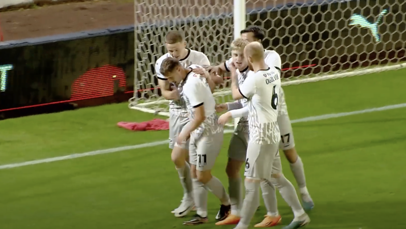 Portsmouth score two goals in same minute