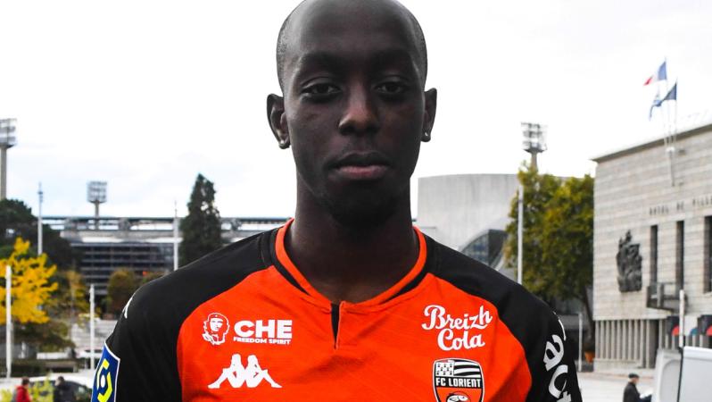 Yoane Wissa acid attack