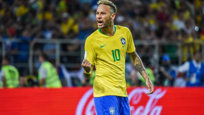 Neymar Nike cleats Mercurial Vapor NJR Silencio