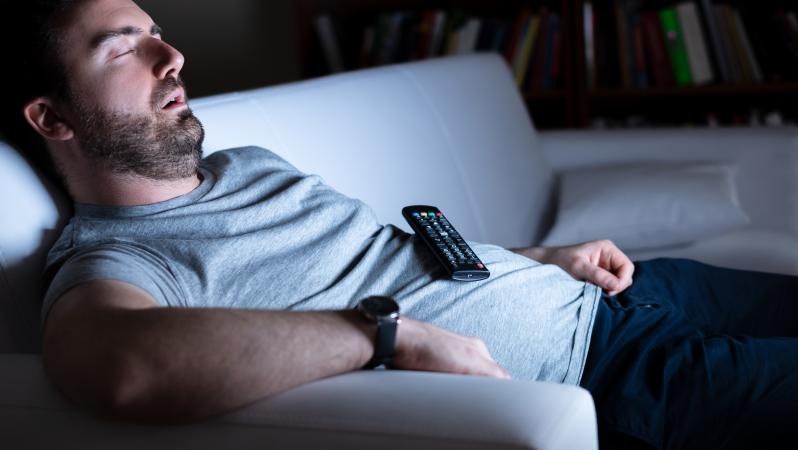 Local soccer fan falls asleep during Chelsea vs Liverpool