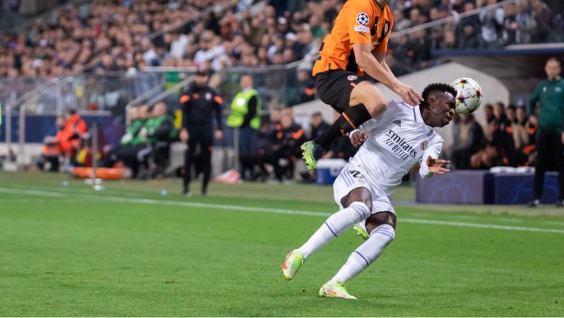 Vini Jr is fouled again