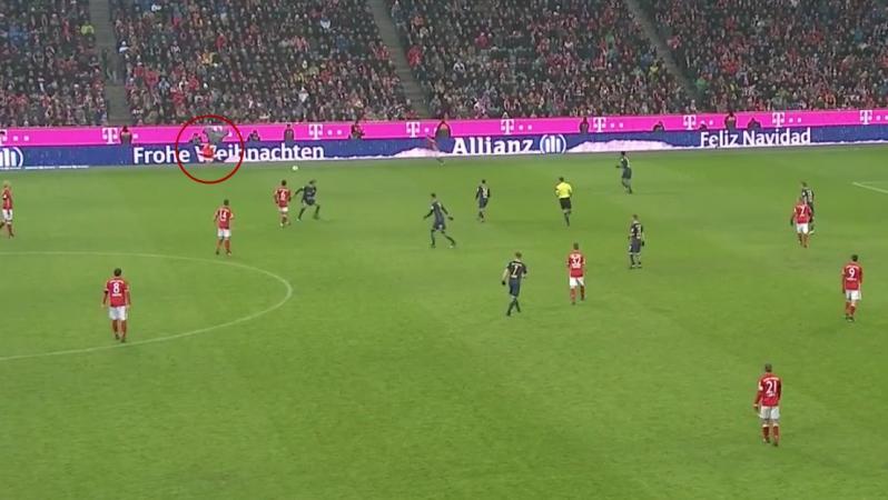 Thiago Passes To Electronic Santa