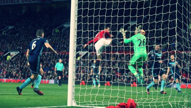 Zlatan scores an amazing high flying kick goal versus Middlesbrough