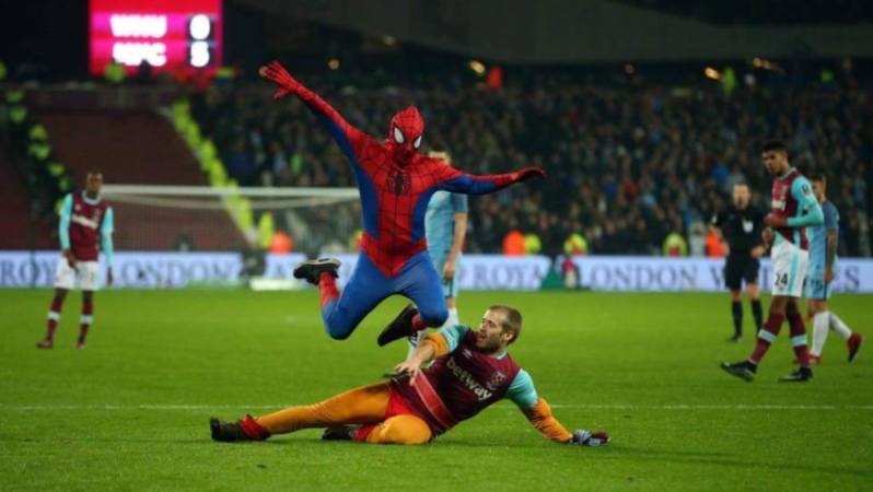 The best Soccer Pitch Invaders 