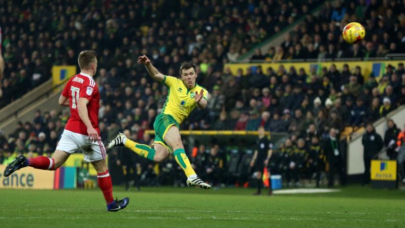 Jonny Howson Volley Norwich