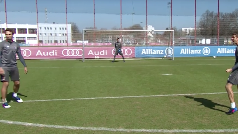 Thomas Muller and Mats Hummels Challenge Two Touch