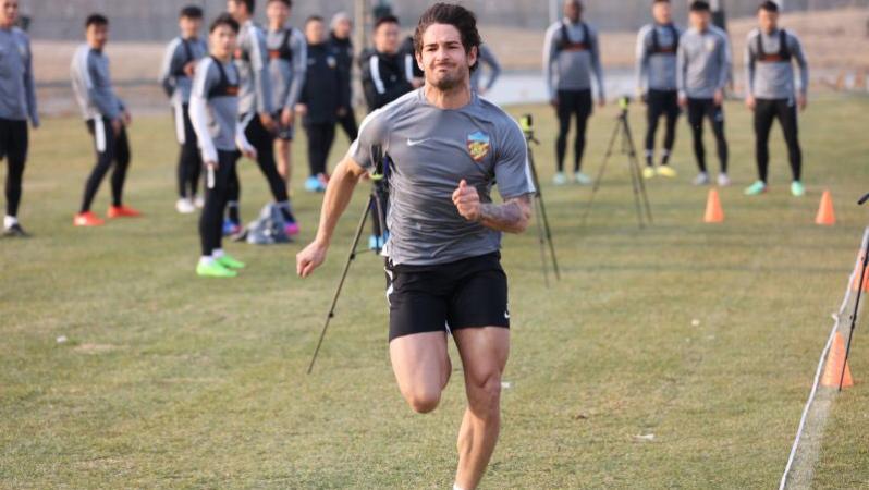 Distance run per sport: Alexandre Pato Running 