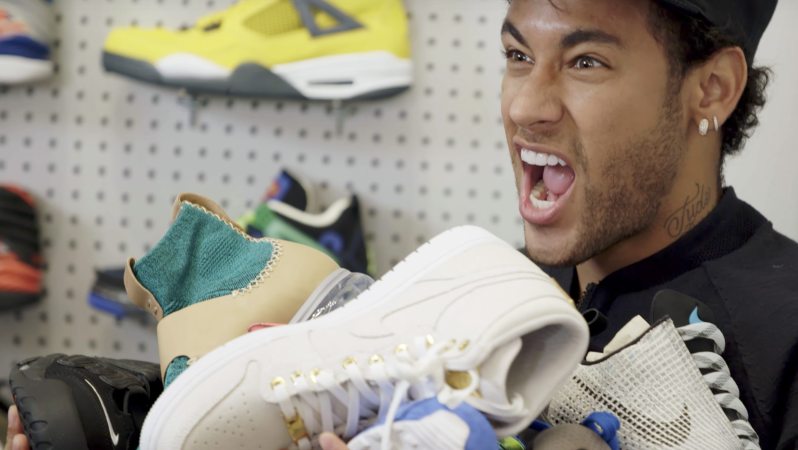 Neymar Sneaker Shopping Complex