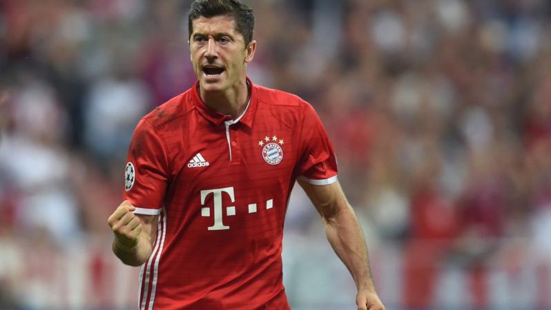 Robert Lewandoski 5 Goals In 9 Minutes 