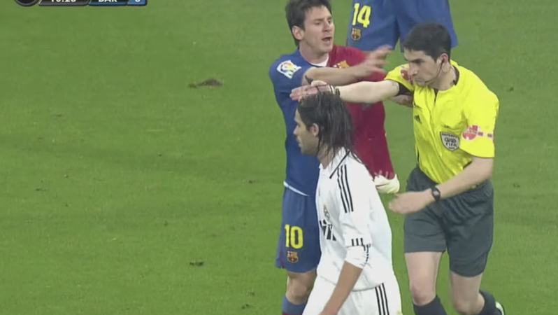 Lionel Messi Pushes Referee