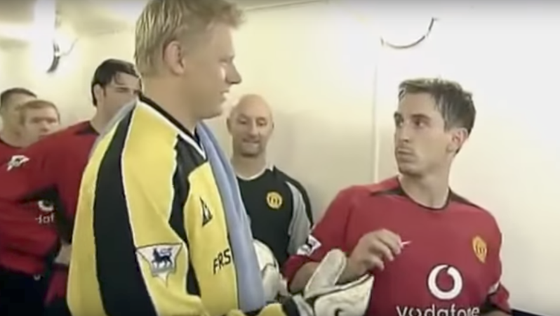 Gary Neville Hates Peter Schmeichel 