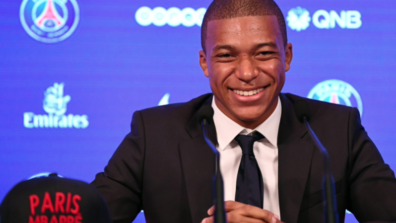 Mbappe PSG introduction