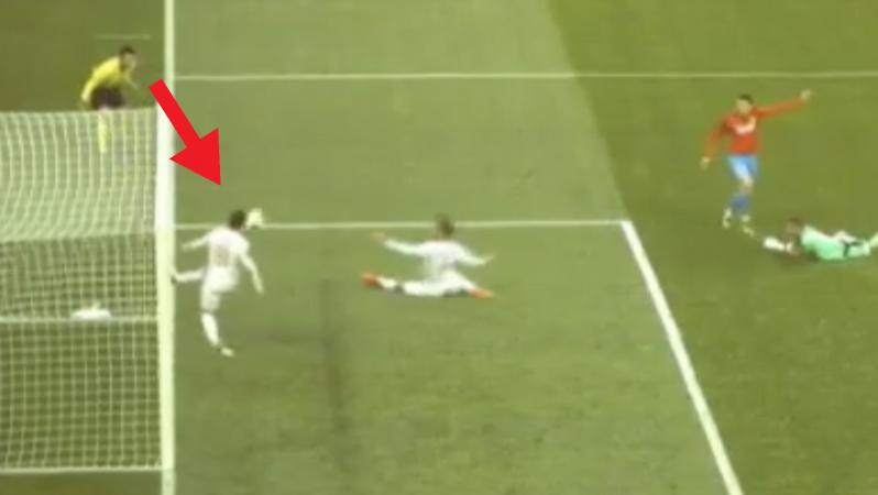 Referee Misses Handball 