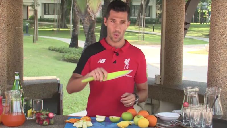 Luis Garcia Makes Sangria 