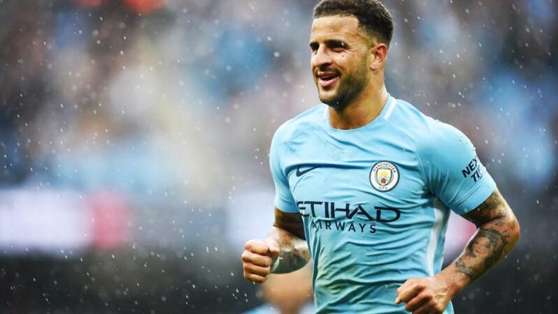 Kyle Walker Wastes Time With Ball Boy