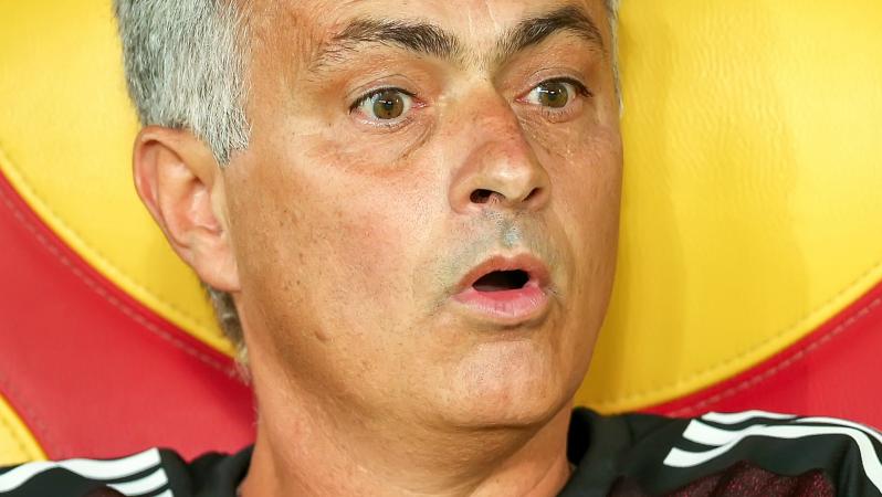 James Corden and 100 Kids vs. Manchester United