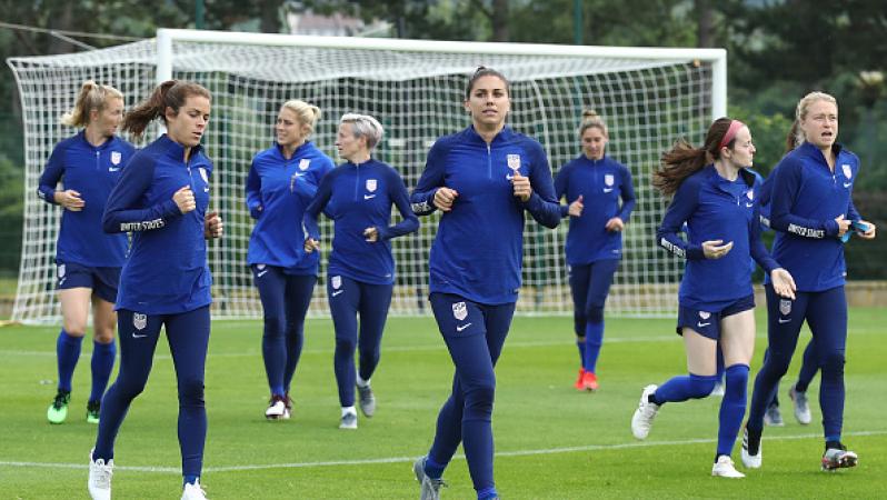 How Female Soccer Players Train