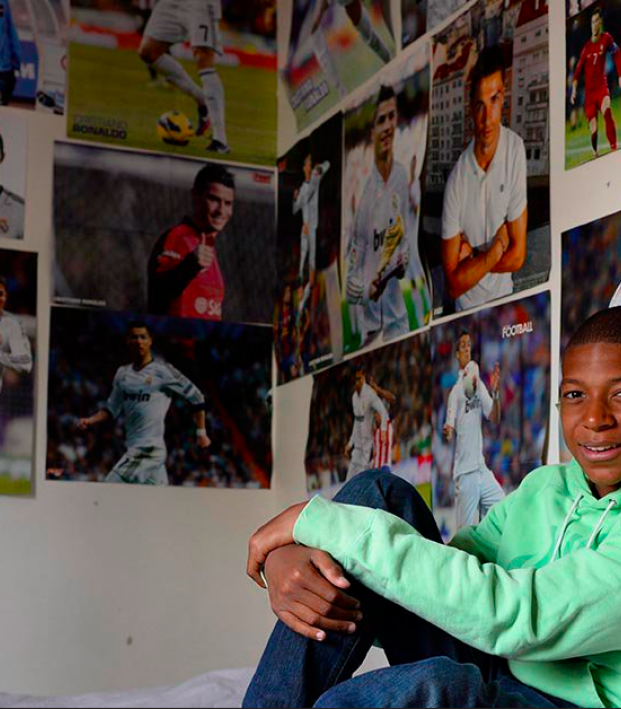 Mbappé de 14 años idolatra a Ronaldo