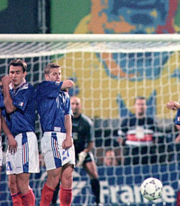 Roberto Carlos curls a FK around the France wall for an improbable goal. 