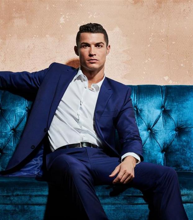 Cristiano ronaldo in formal hot sale dress