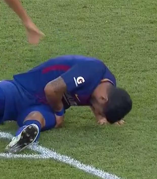 Luis Suarez Is Already In Midseason Diving Form