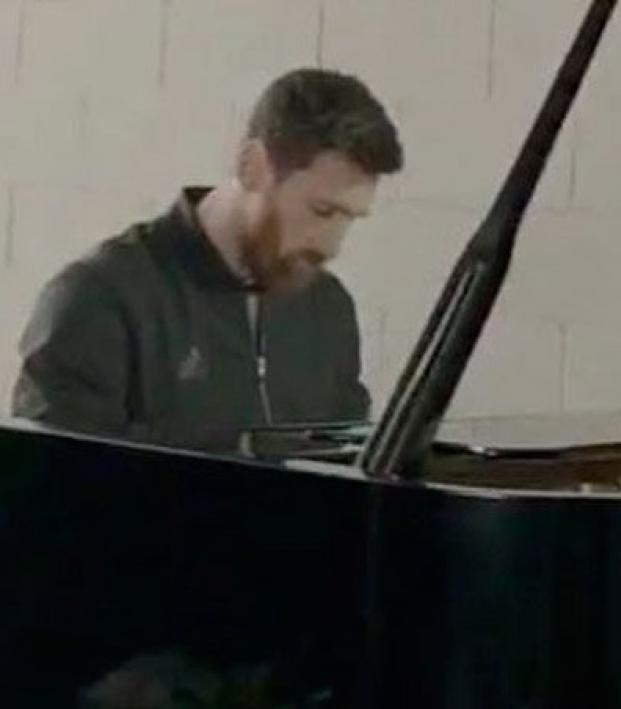 This Video Of Messi Playing The Piano Is Amazing