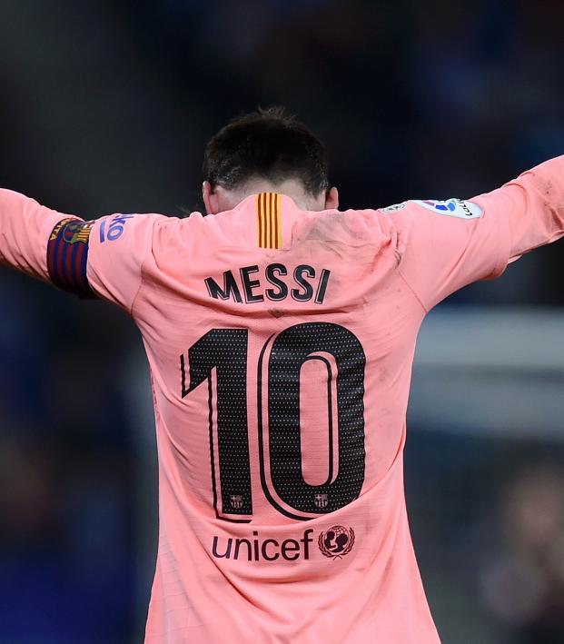 messi pink shirt