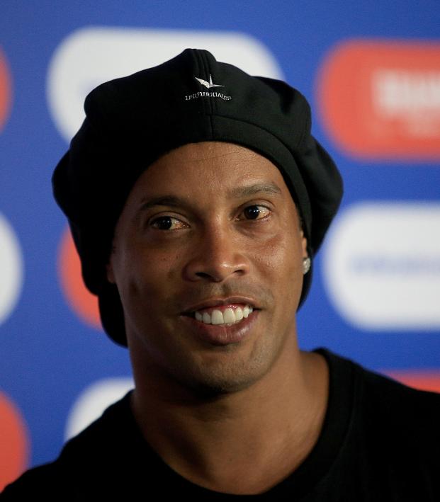 Ronaldinho playing in prison?