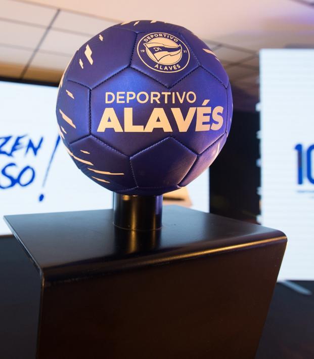 Deportivo Alavés Logo Changed For The 8th Time